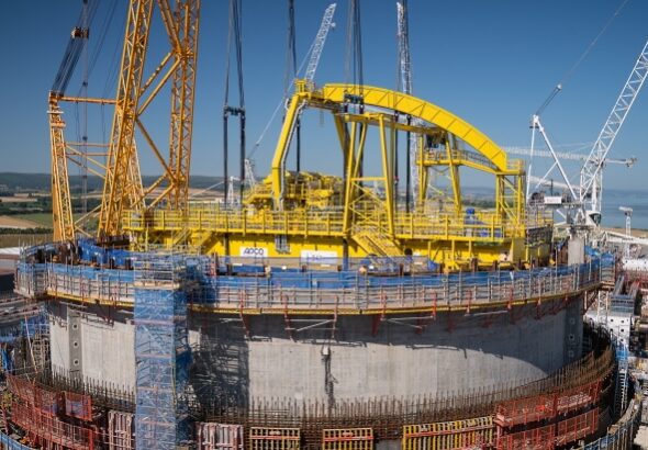 Стройка Hinkley Point C: кран второго блока установлен на 40% быстрее