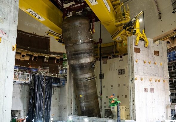 Сердце Hinkley Point C: монтаж первого 520-тонного парогенератора в Британии