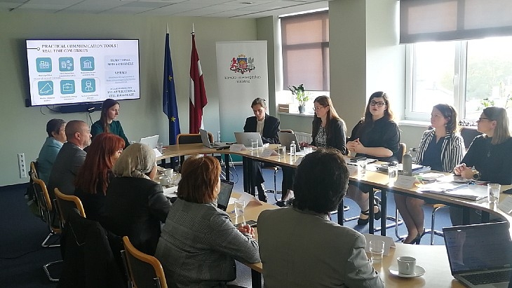 90319ebf0bd5fe66b7ebc38fdca3bf2e