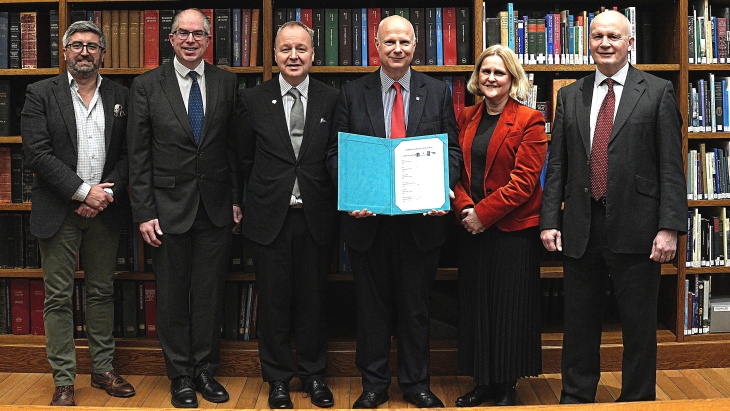 10d944bbbd94fd41834d4bf44006f811