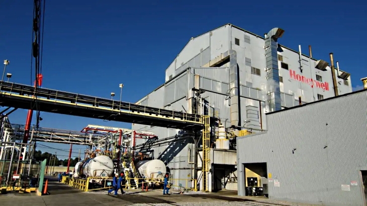 0276ff7d5f2b4a023c9fb4b2a808a512