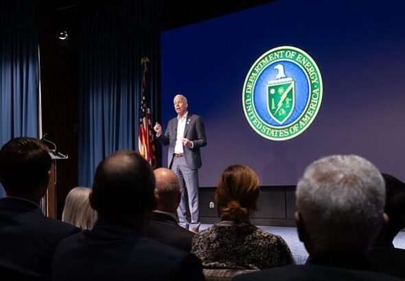 США ускоряют запуск новых атомных реакторов