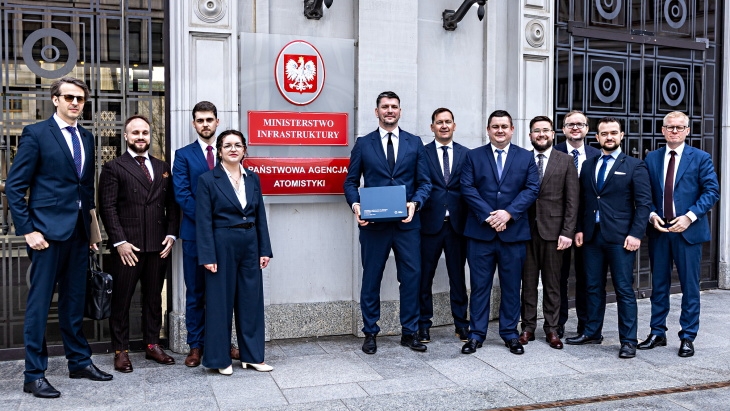 0446d90e2a8a03ce78081647fb7ad7bb